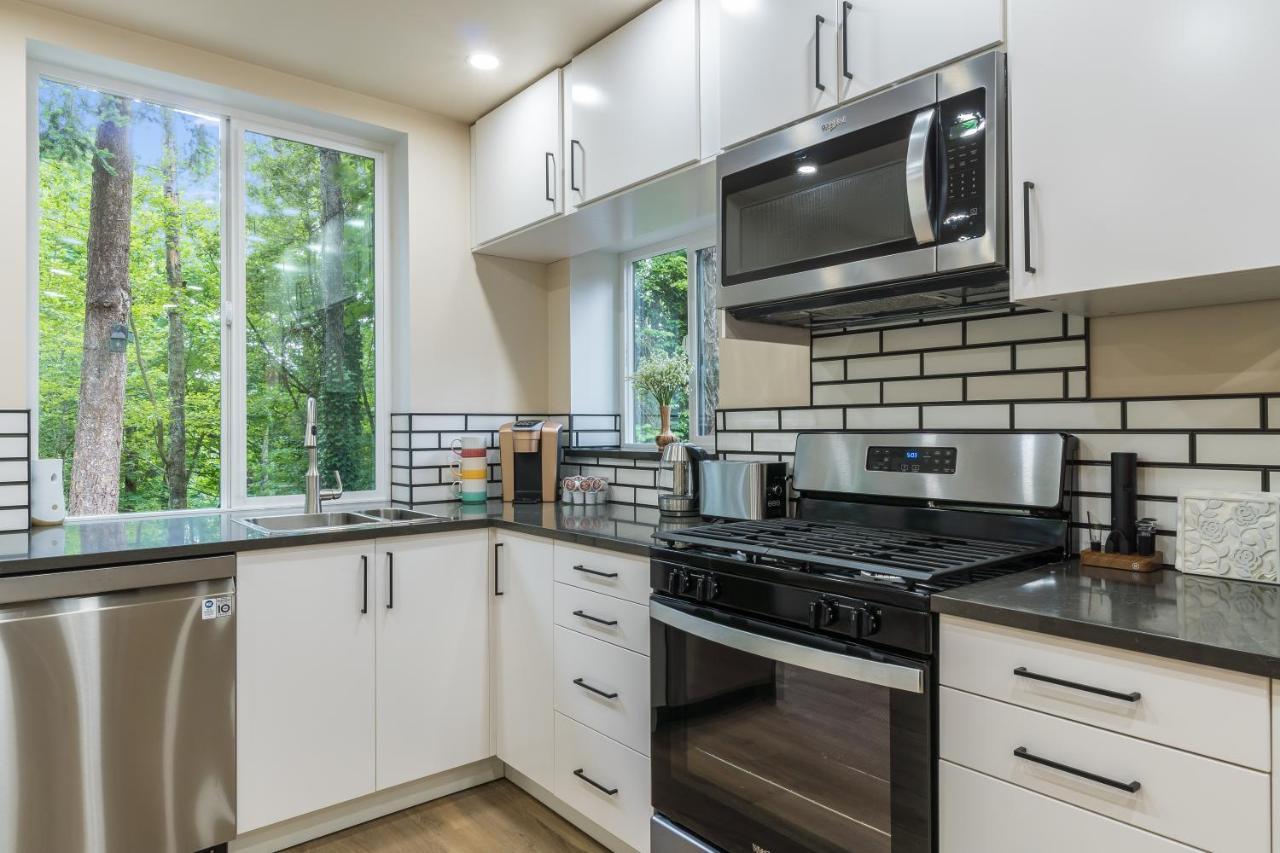 Beautiful Place With A Great Location, Free Parking, Wifi & Large Tv. Federal Way Exteriér fotografie